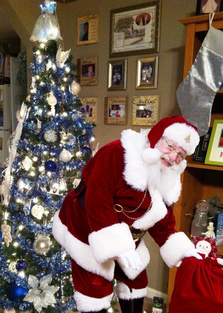 FREE Pictures from ICaughtSanta.com