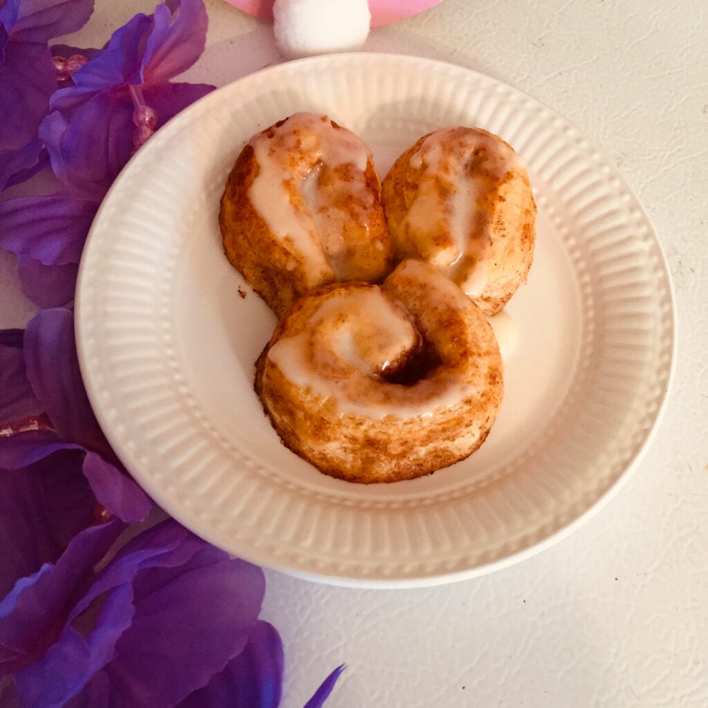 Easter Bunny Cinnamon Rolls | Made from Canned Cinnamon Rolls!
